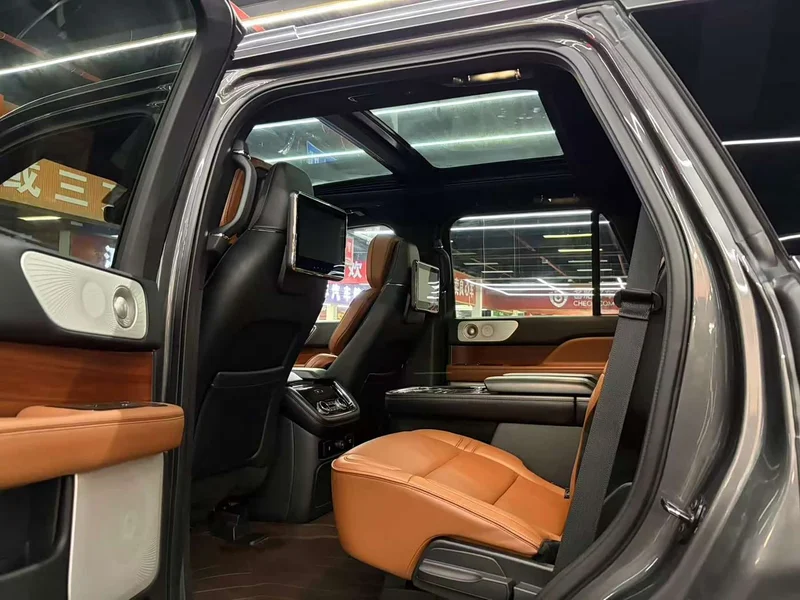 Lincoln Navigator — фото 10