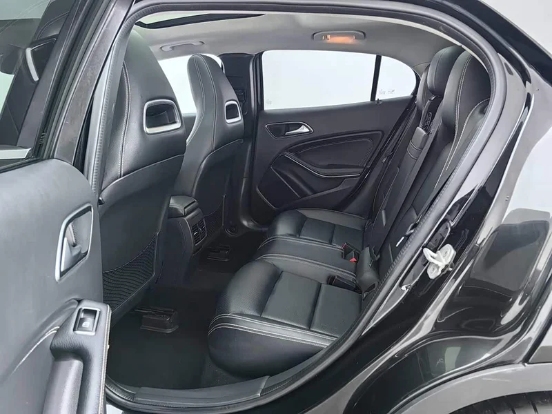 Mercedes-Benz GLA — фото 15