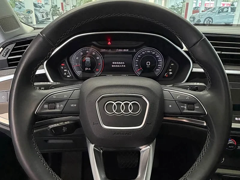 Audi Q3 — фото 15