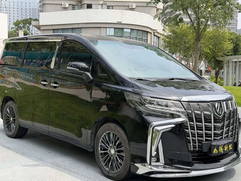 Toyota Alphard — фото 2