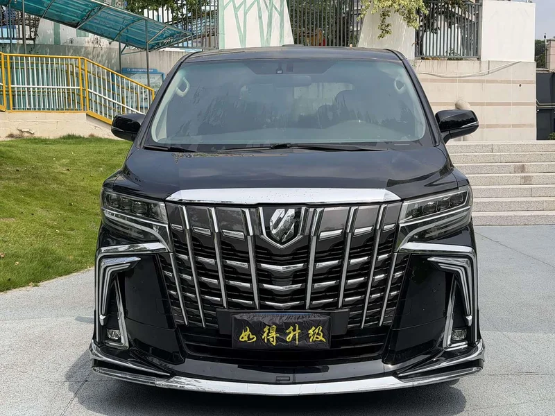 Toyota Alphard — фото 3