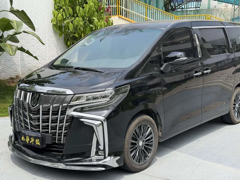 Toyota Alphard — фото 4