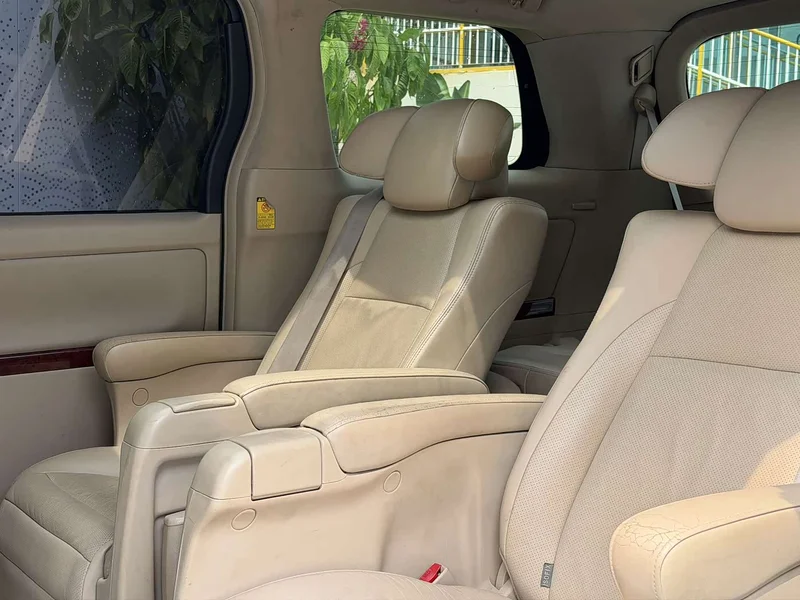 Toyota Alphard — фото 7