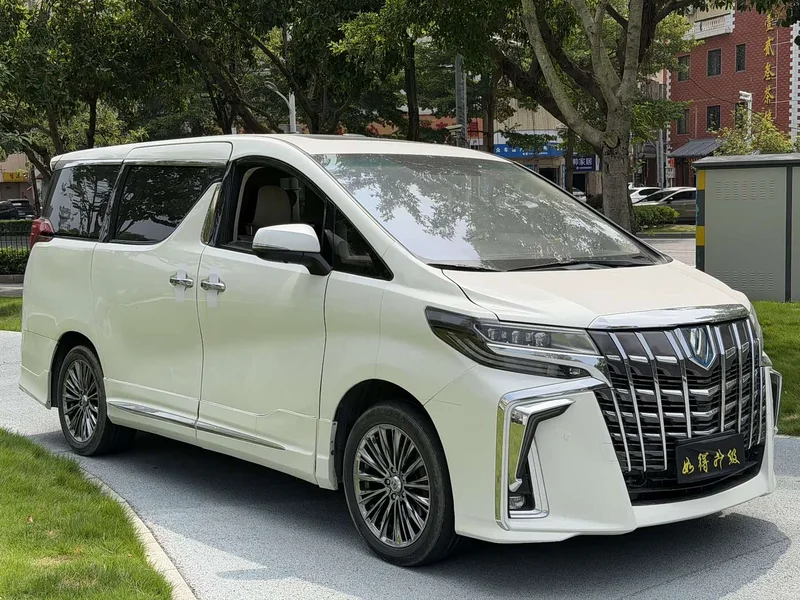 Toyota Alphard — фото 3