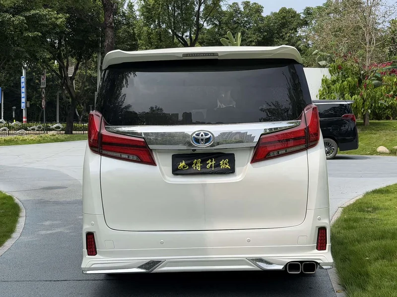 Toyota Alphard — фото 4