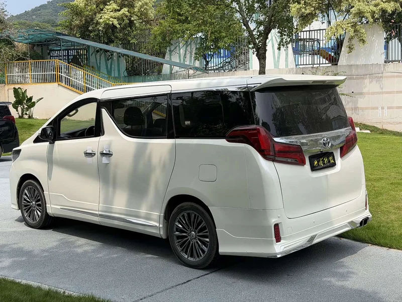 Toyota Alphard — фото 5