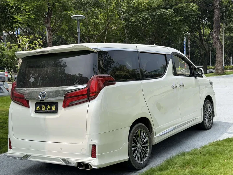 Toyota Alphard — фото 6