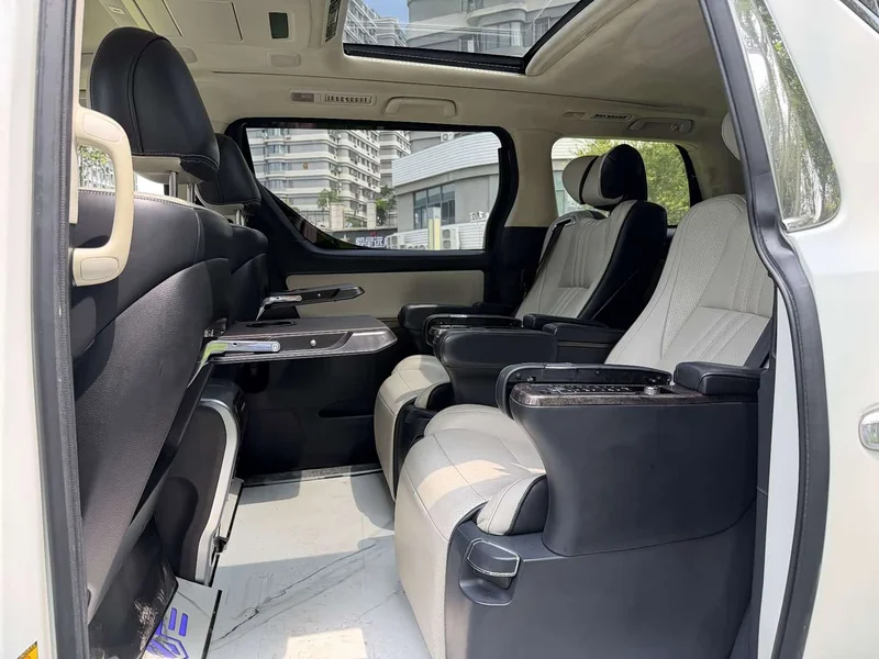 Toyota Alphard — фото 7