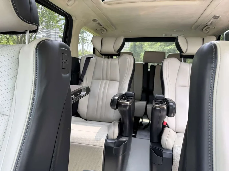 Toyota Alphard — фото 10