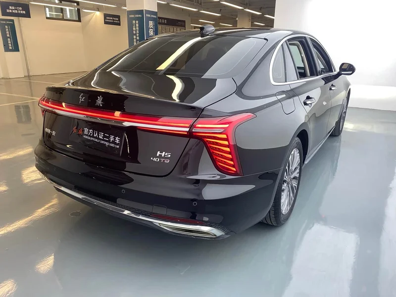 Hongqi H5 — фото 17