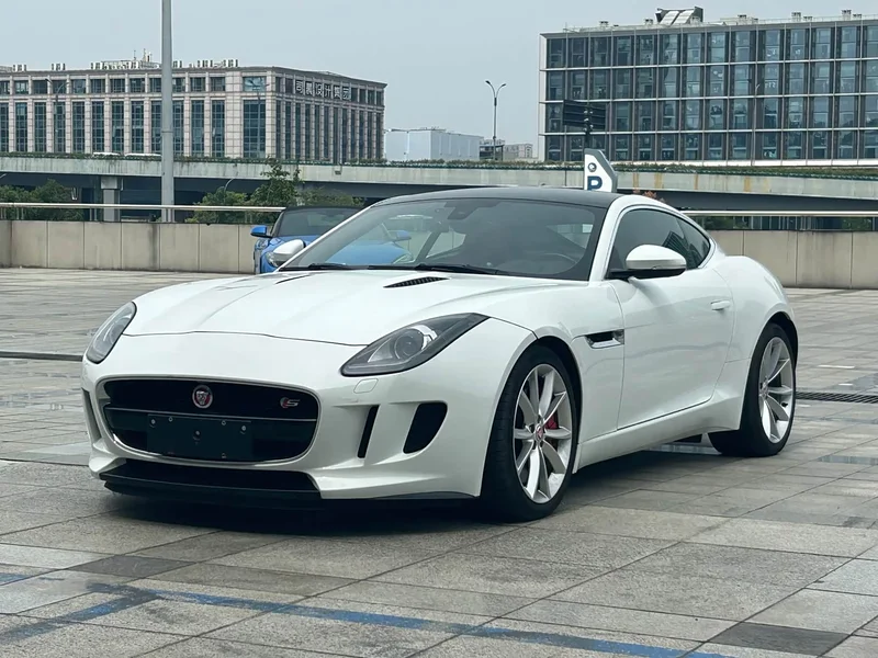 Jaguar F-TYPE — фото 1