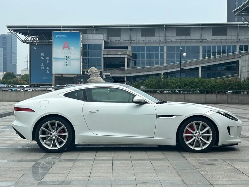 Jaguar F-TYPE — фото 5