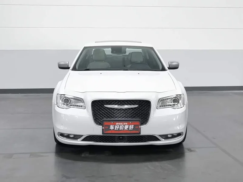 Chrysler 300C (Imported) — фото 3
