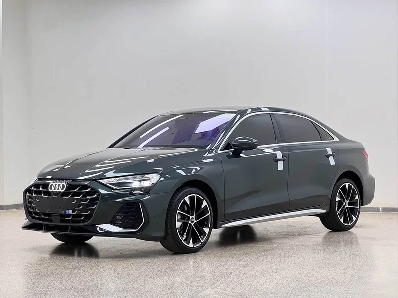 Audi A3 — фото 1
