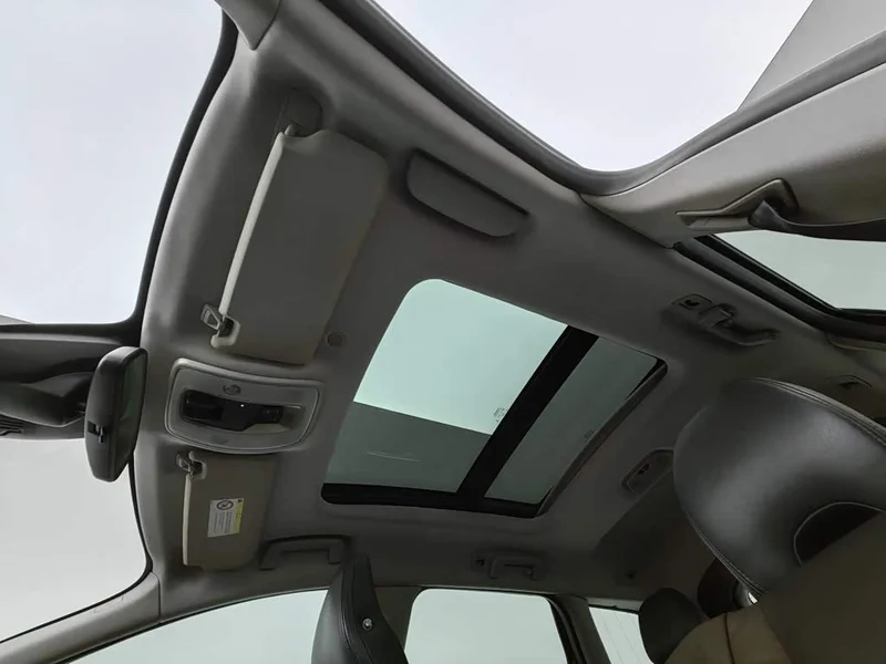 Volvo XC60 — фото 14