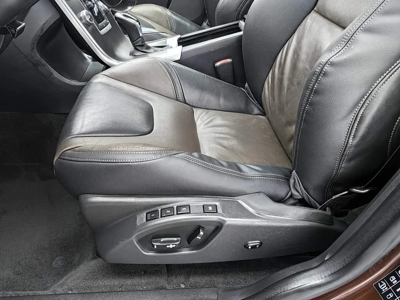 Volvo XC60 — фото 20