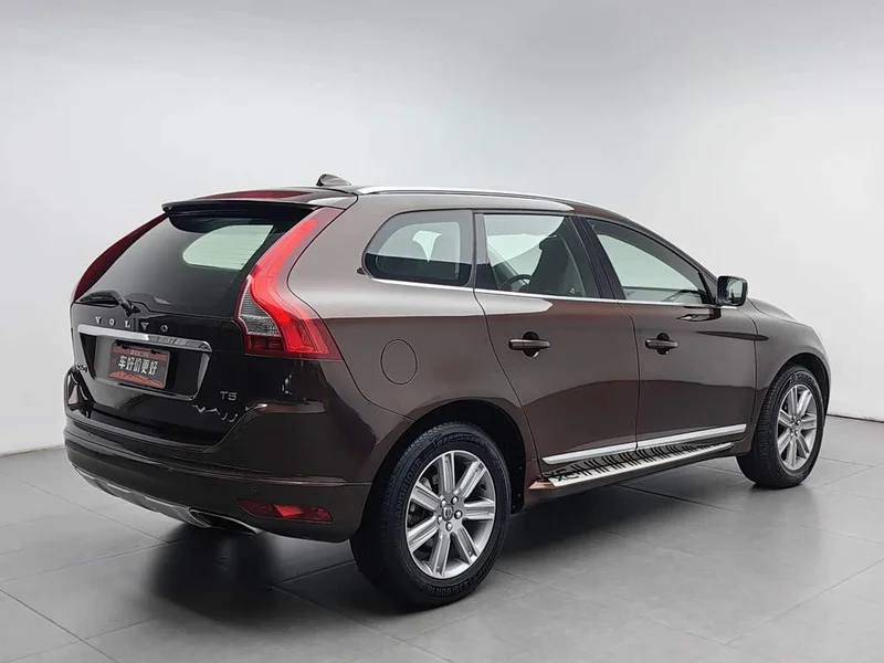 Volvo XC60 — фото 2