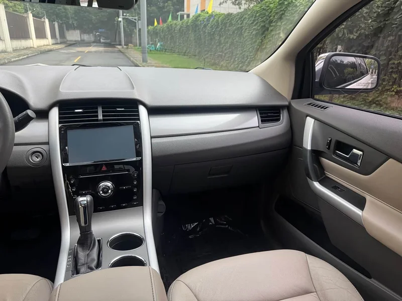 Ford Edge — фото 16