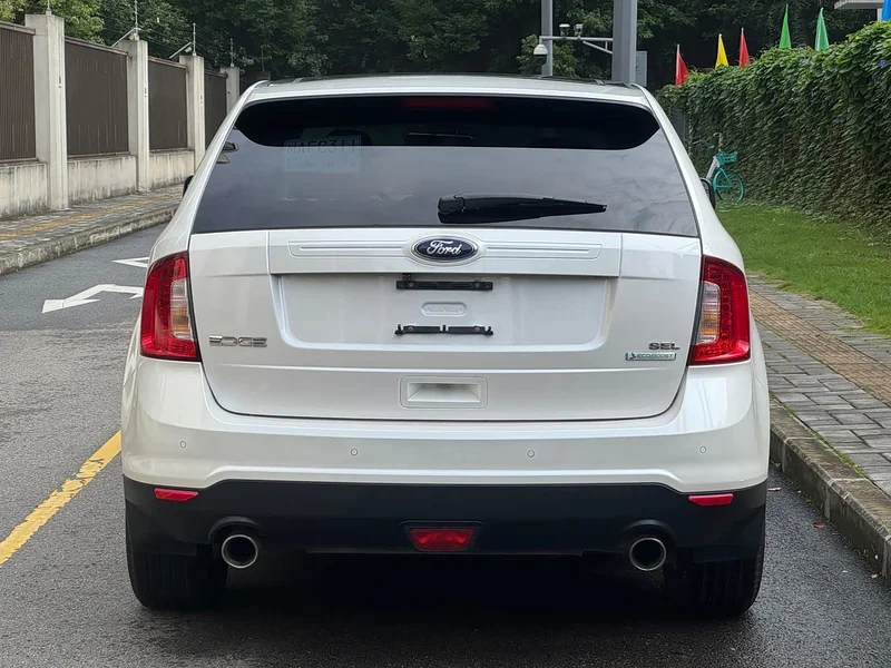 Ford Edge — фото 9