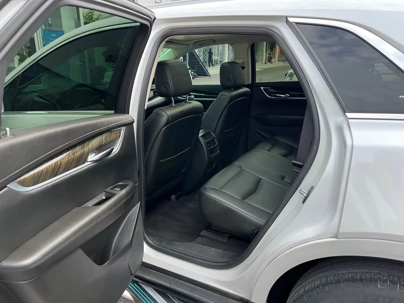 Cadillac XT5 — фото 11