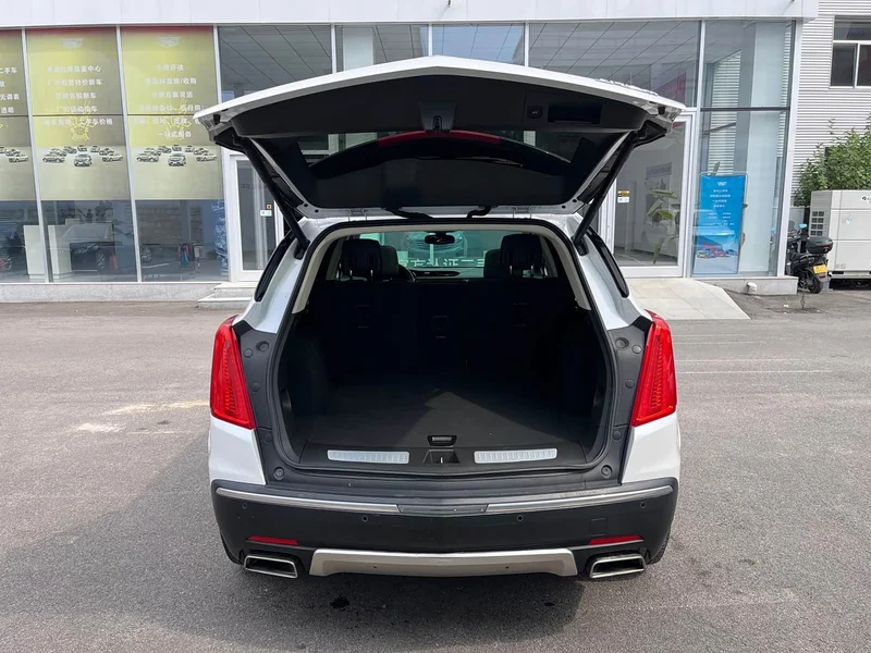 Cadillac XT5 — фото 16