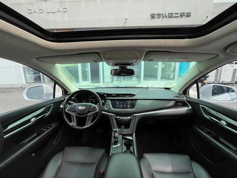 Cadillac XT5 — фото 18