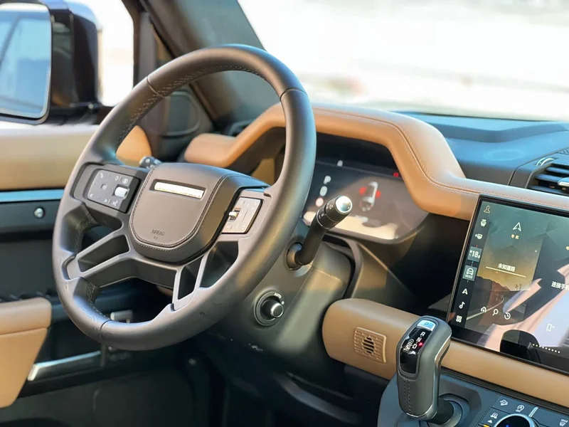 Land Rover Defender — фото 12