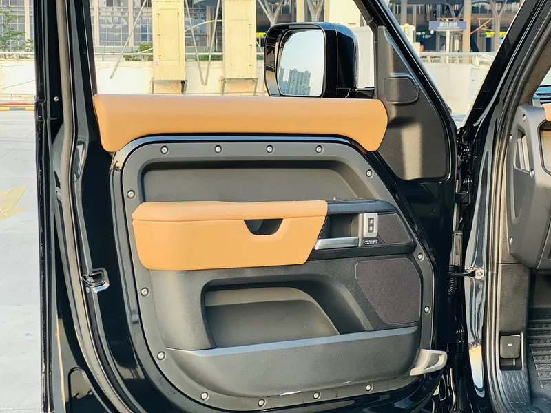 Land Rover Defender — фото 16
