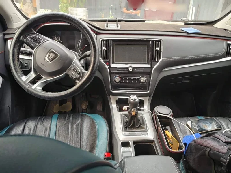 Roewe RX5 — фото 10