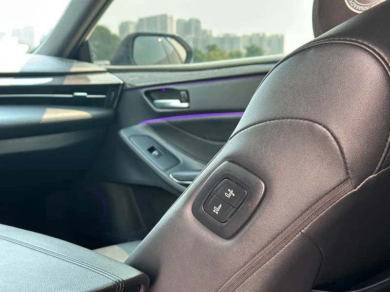 Toyota Avalon — фото 11
