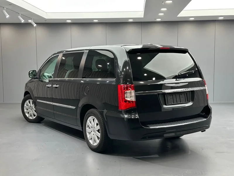 Jeep Grand Voyager Imported — фото 6