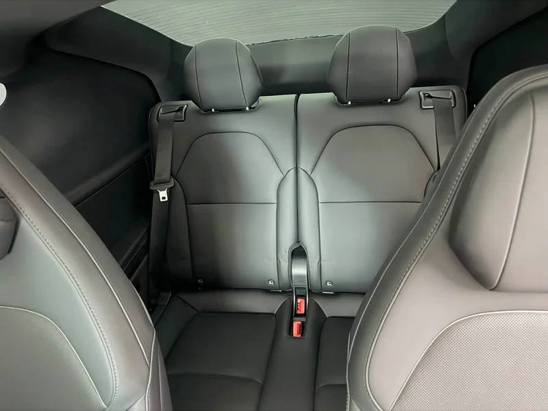 Tesla Model Y — фото 12