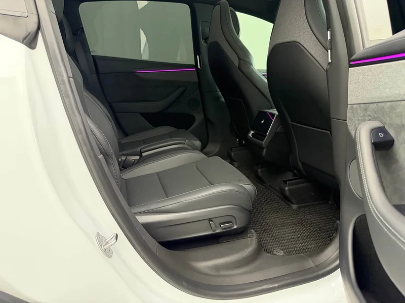 Tesla Model Y — фото 13