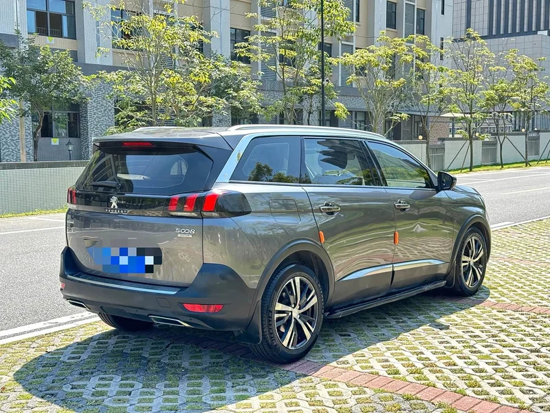 Peugeot 5008 — фото 9