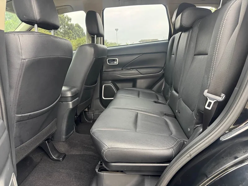 Mitsubishi Outlander — фото 14