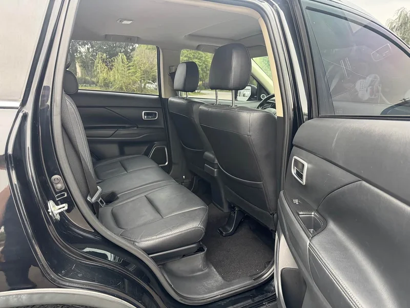Mitsubishi Outlander — фото 10