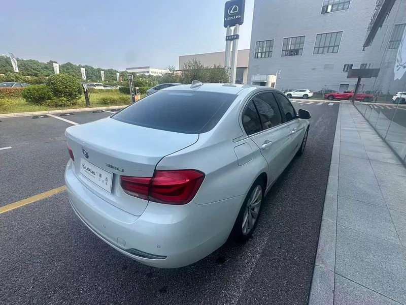 BMW 3-Series — фото 13