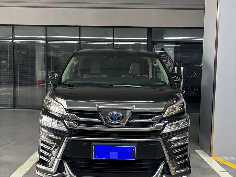 Toyota Vellfire — фото 3