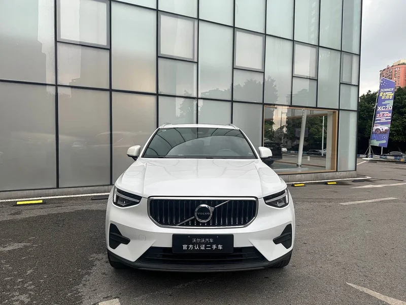 Volvo XC40 — фото 2