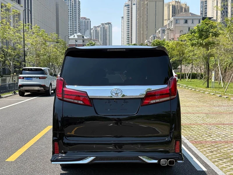 Toyota Alphard — фото 8