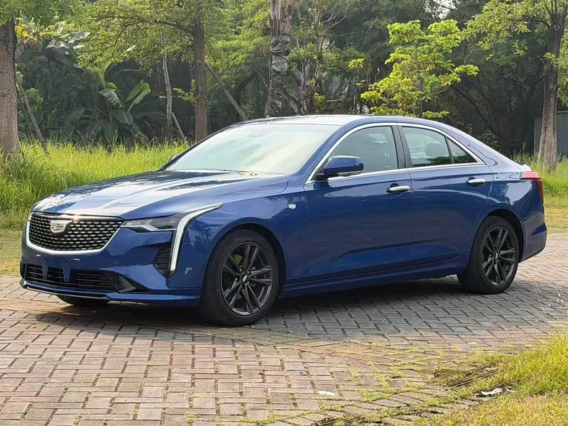 Cadillac CT4 — фото 1