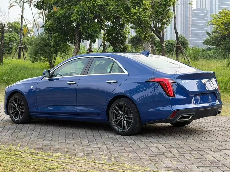 Cadillac CT4 — фото 7