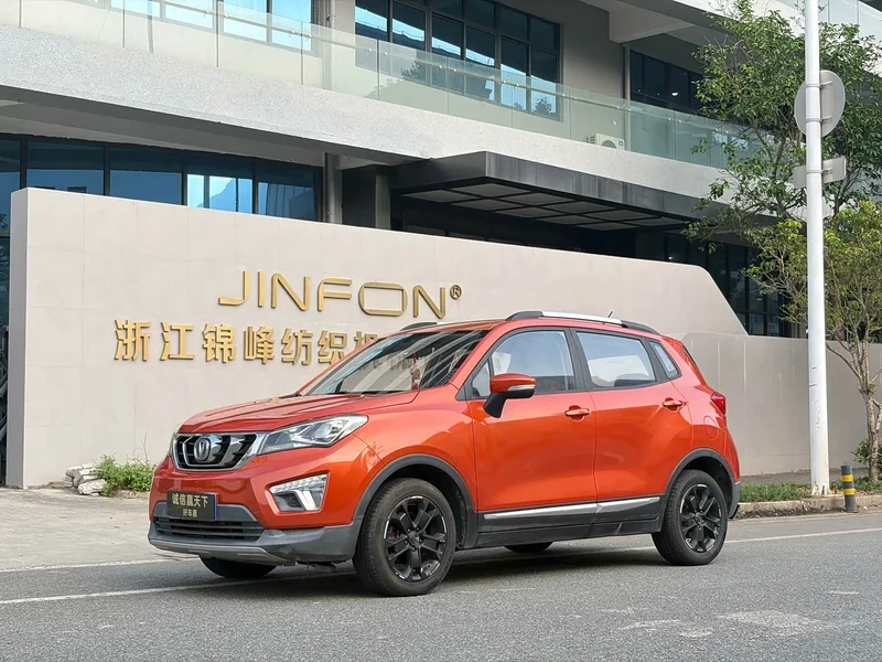 Changan CS15 — фото 1