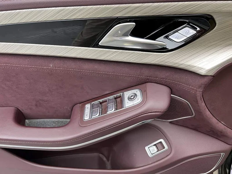 Hongqi H9 — фото 18