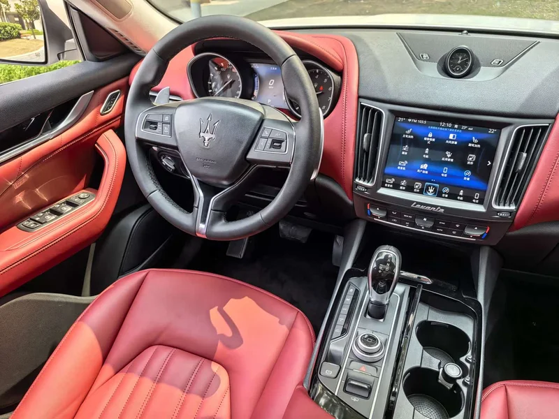Maserati Levante — фото 13