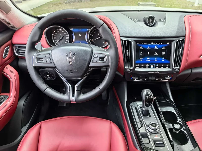 Maserati Levante — фото 15