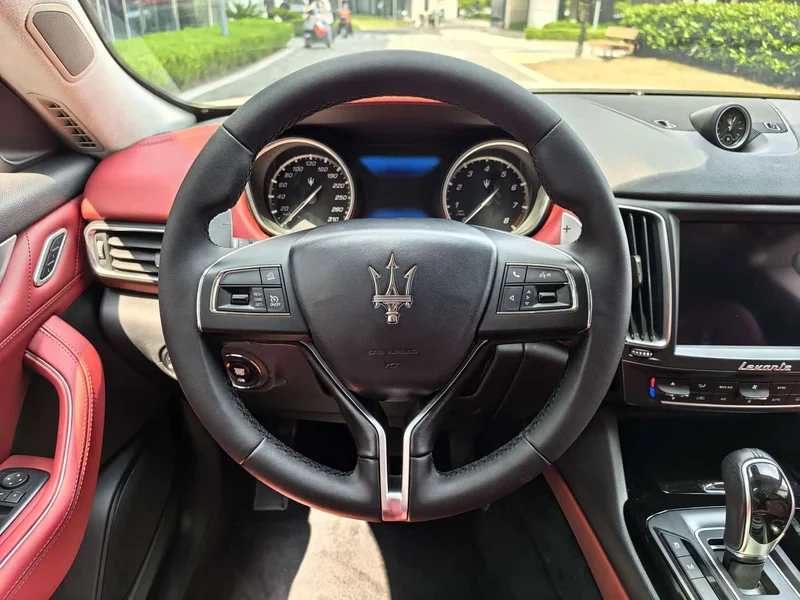 Maserati Levante — фото 19