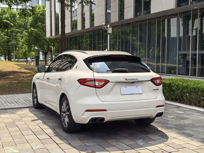 Maserati Levante — фото 28