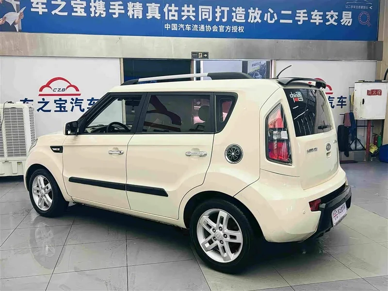 Kia Soul — фото 8