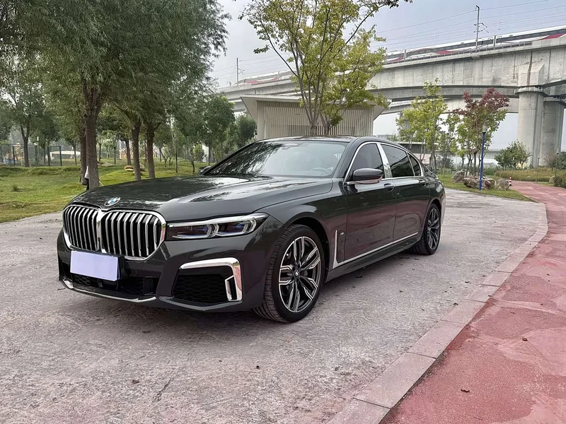 BMW 7-Series — фото 1